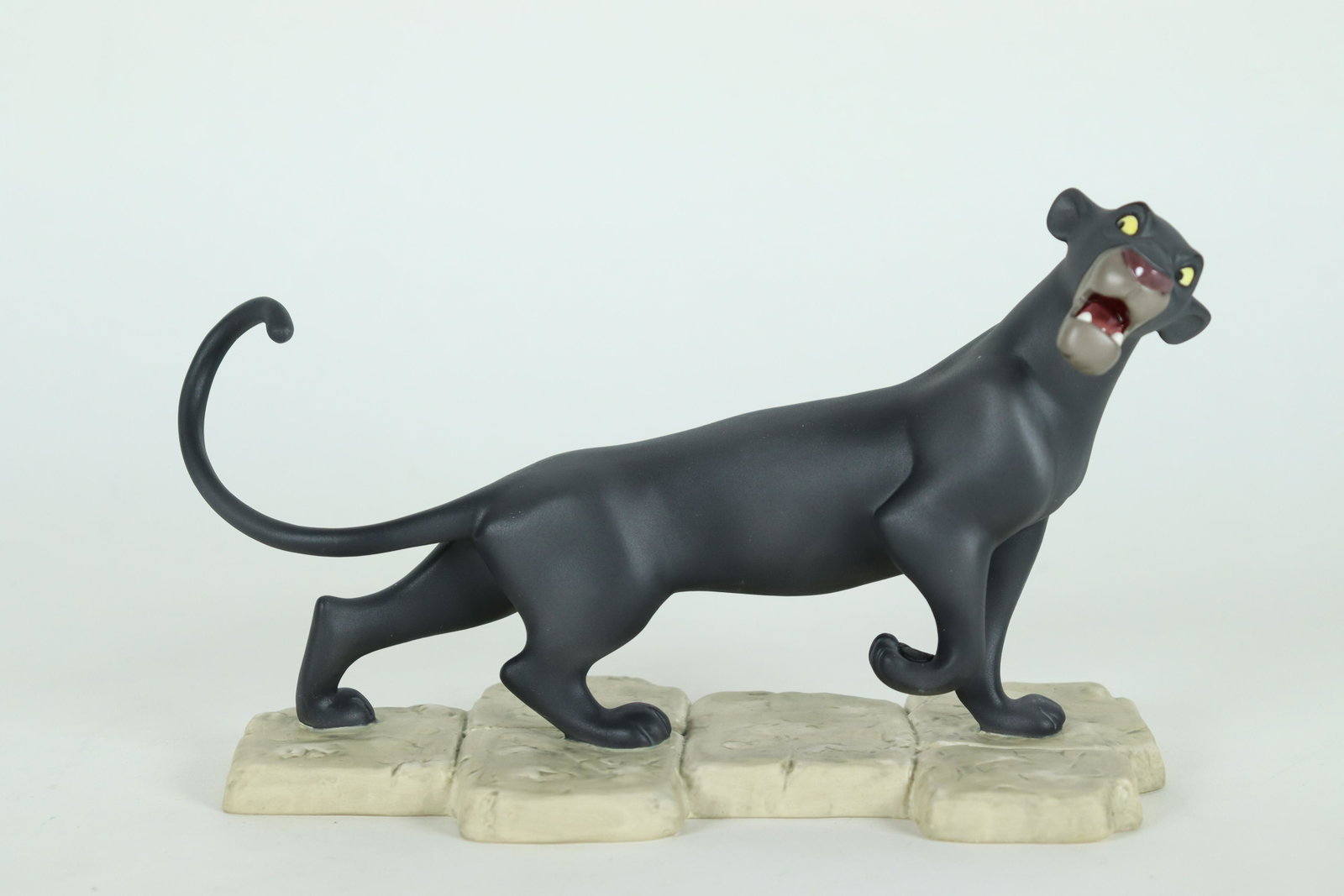 Bagheera WDC figurine: Bagheera Walt Disney Classics figurine, from The Jungle Book. Comes with original box and COA. H: 5" x W: 7.5"