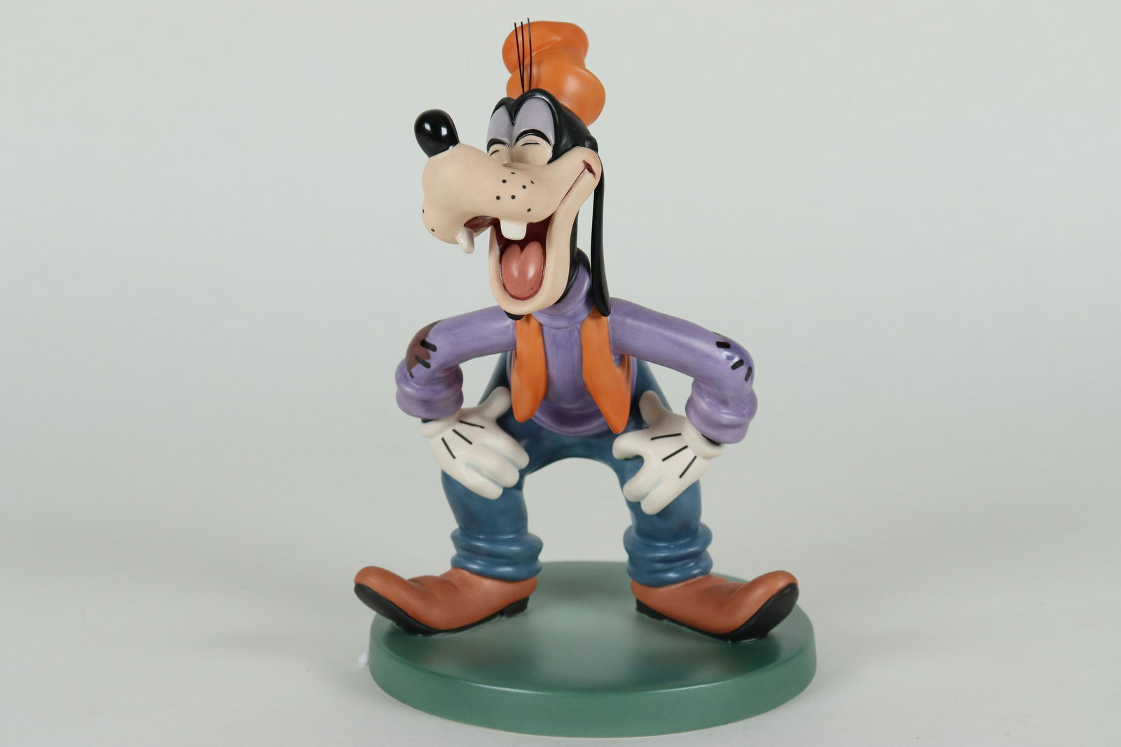 Goofy WDC figurine (1 of 6)
