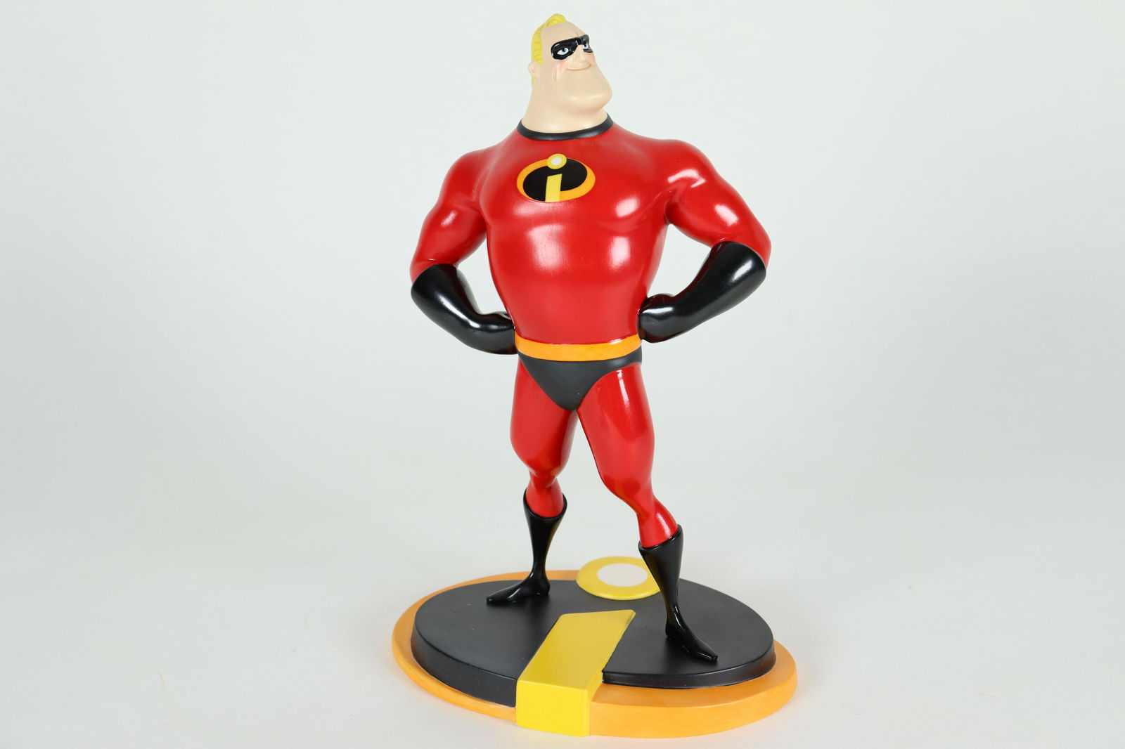 Mr. Incredible WDC figurine (1 of 6)