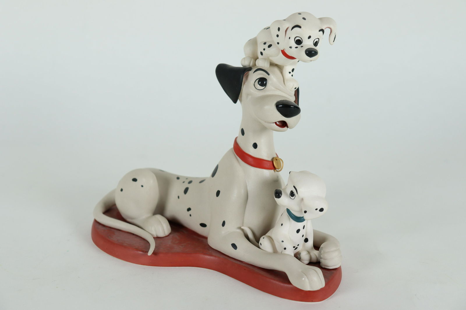 101 Dalmatians WDC figurine (1 of 4)