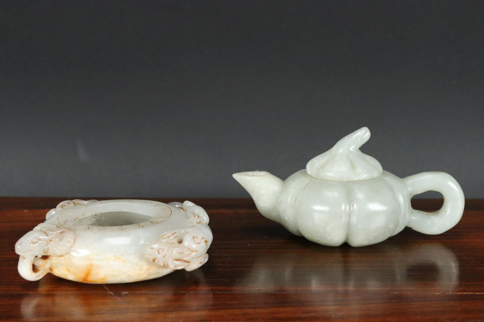 2 pcs Chinese jade items (1 of 7)