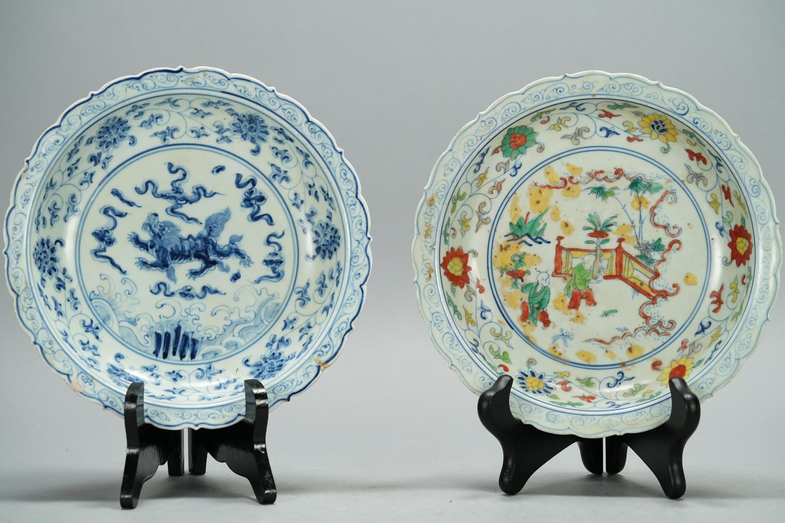 2 pcs Chinese porcelain plates (1 of 8)