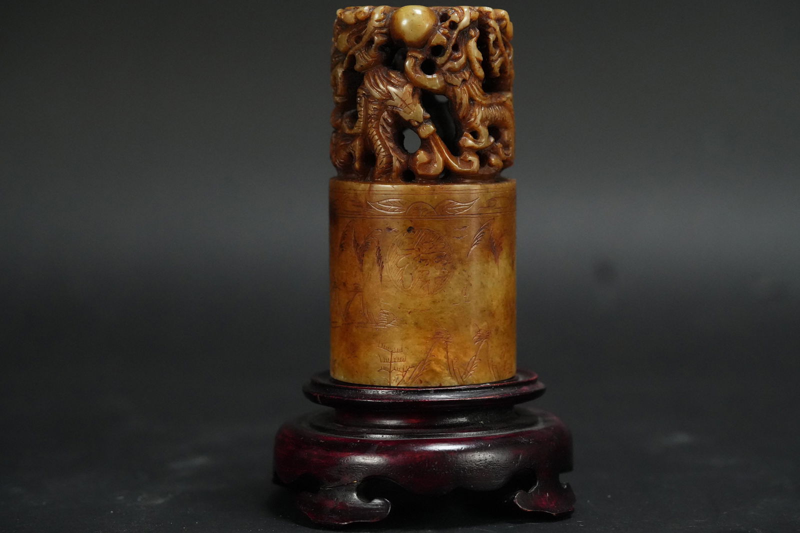 Chinese stone carved seal (1 of 8)