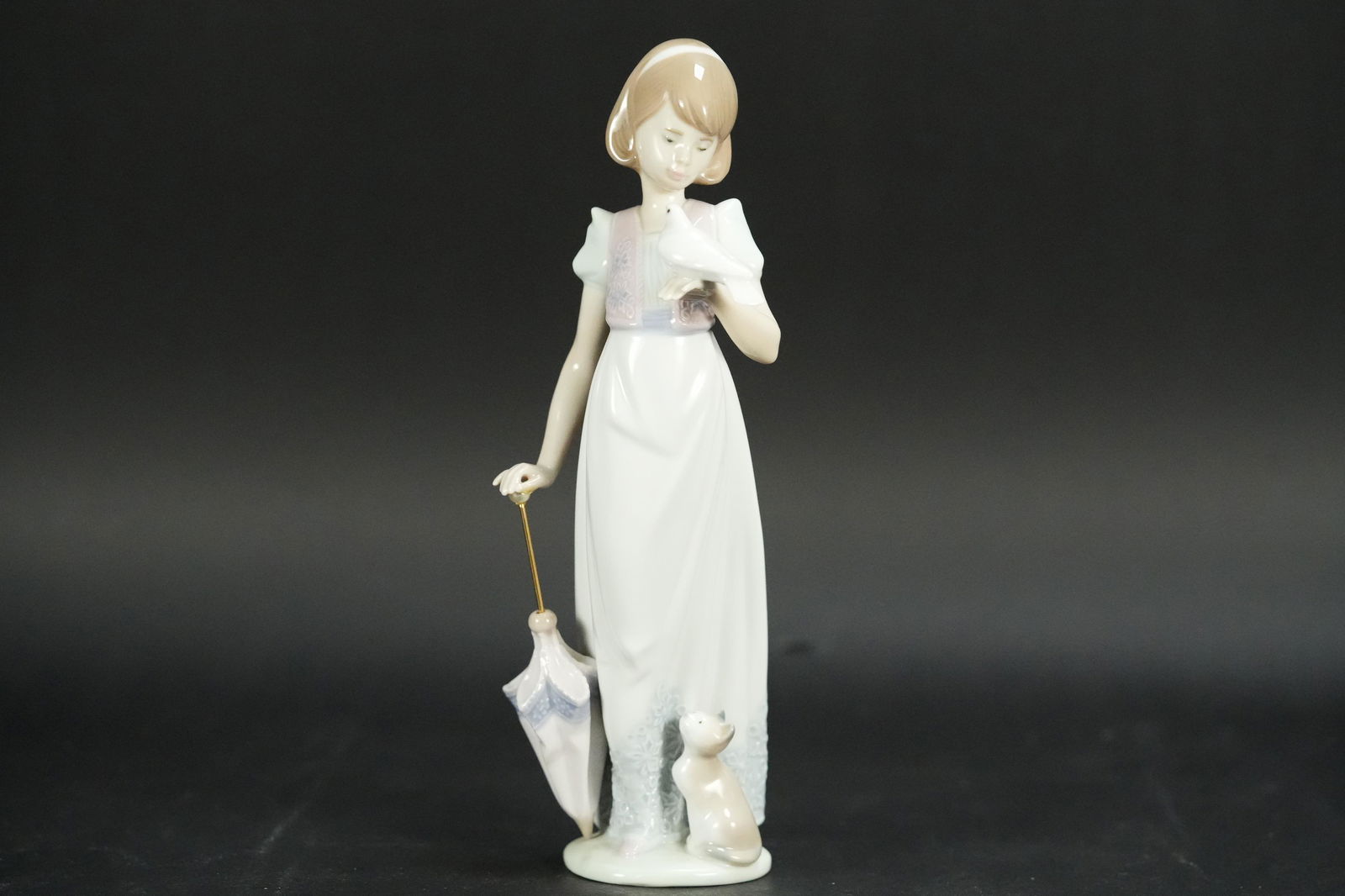 A Lladro figure (1 of 6)
