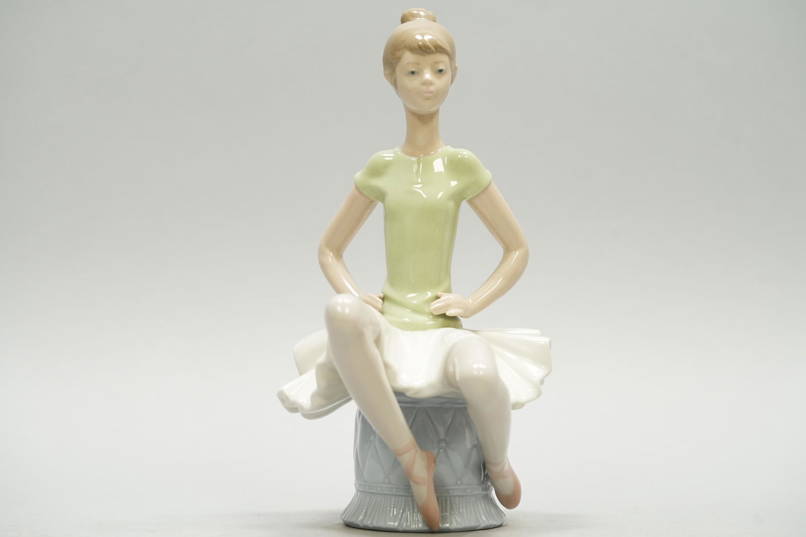Lladro ballet dancer (1 of 6)