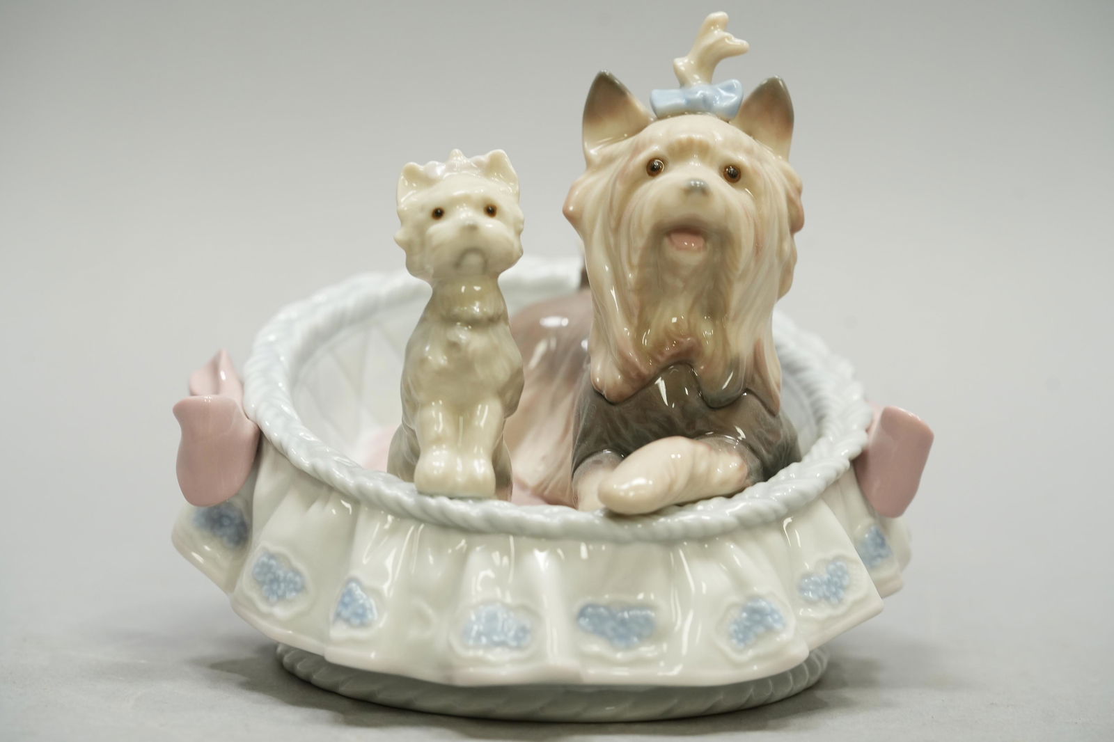 Lladro dog figurine (1 of 7)