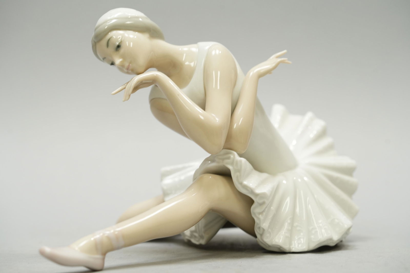 A Lladro fine dancer figurine (1 of 6)