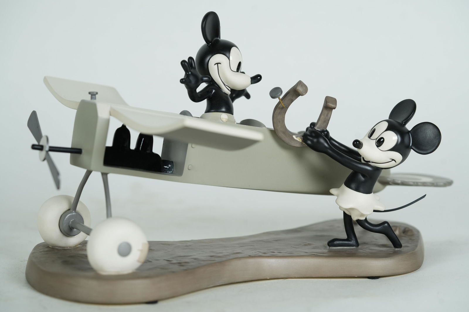 A rare Mickey Mouse WDC figurine (1 of 8)