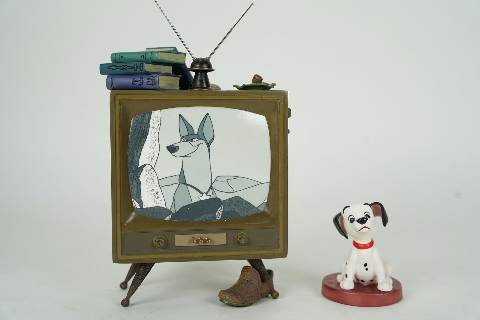 101 Dalmatians WDC figurine (1 of 6)