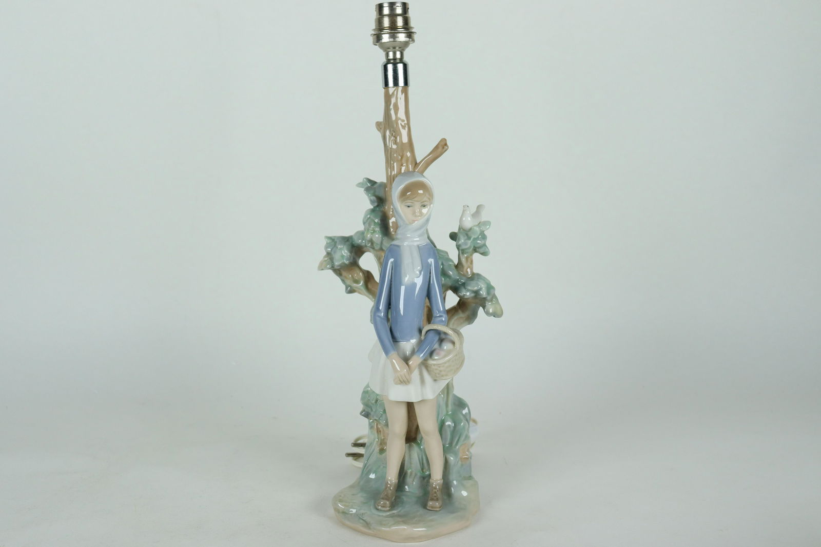 A rare Lladro lamp (1 of 7)