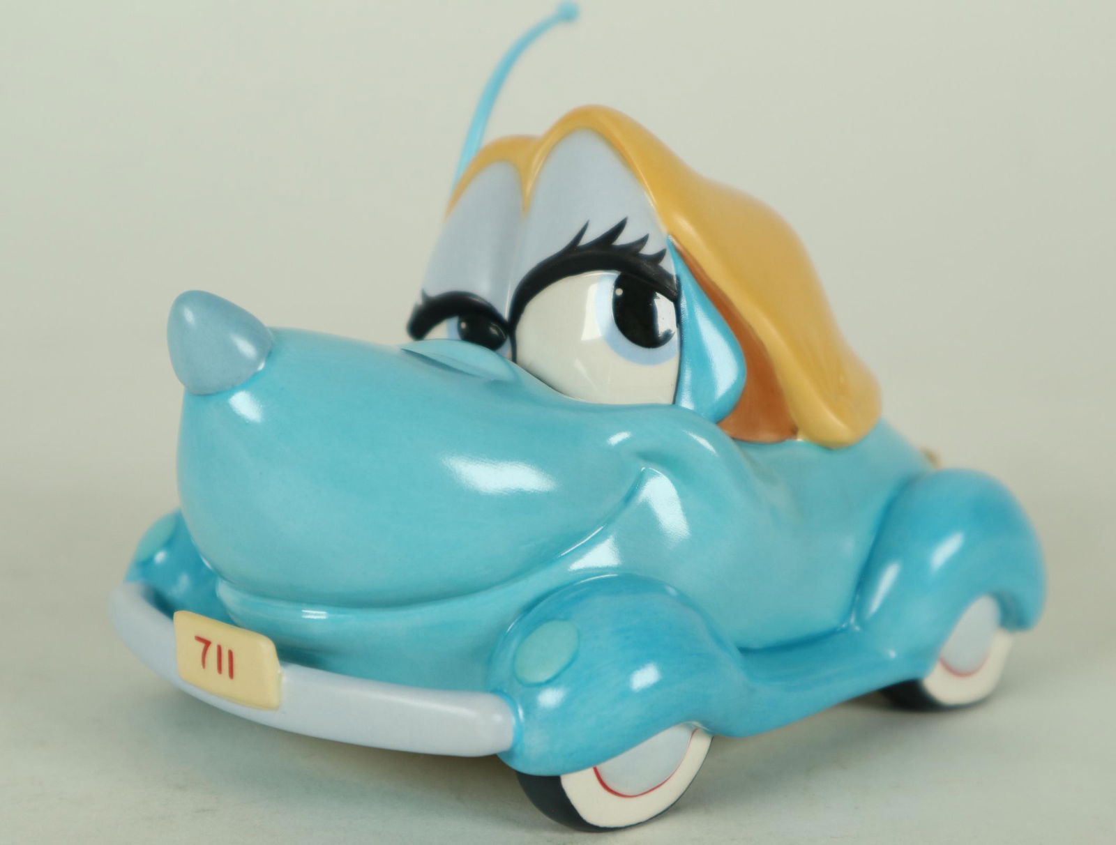 A rare Susie WDC figurine (1 of 6)