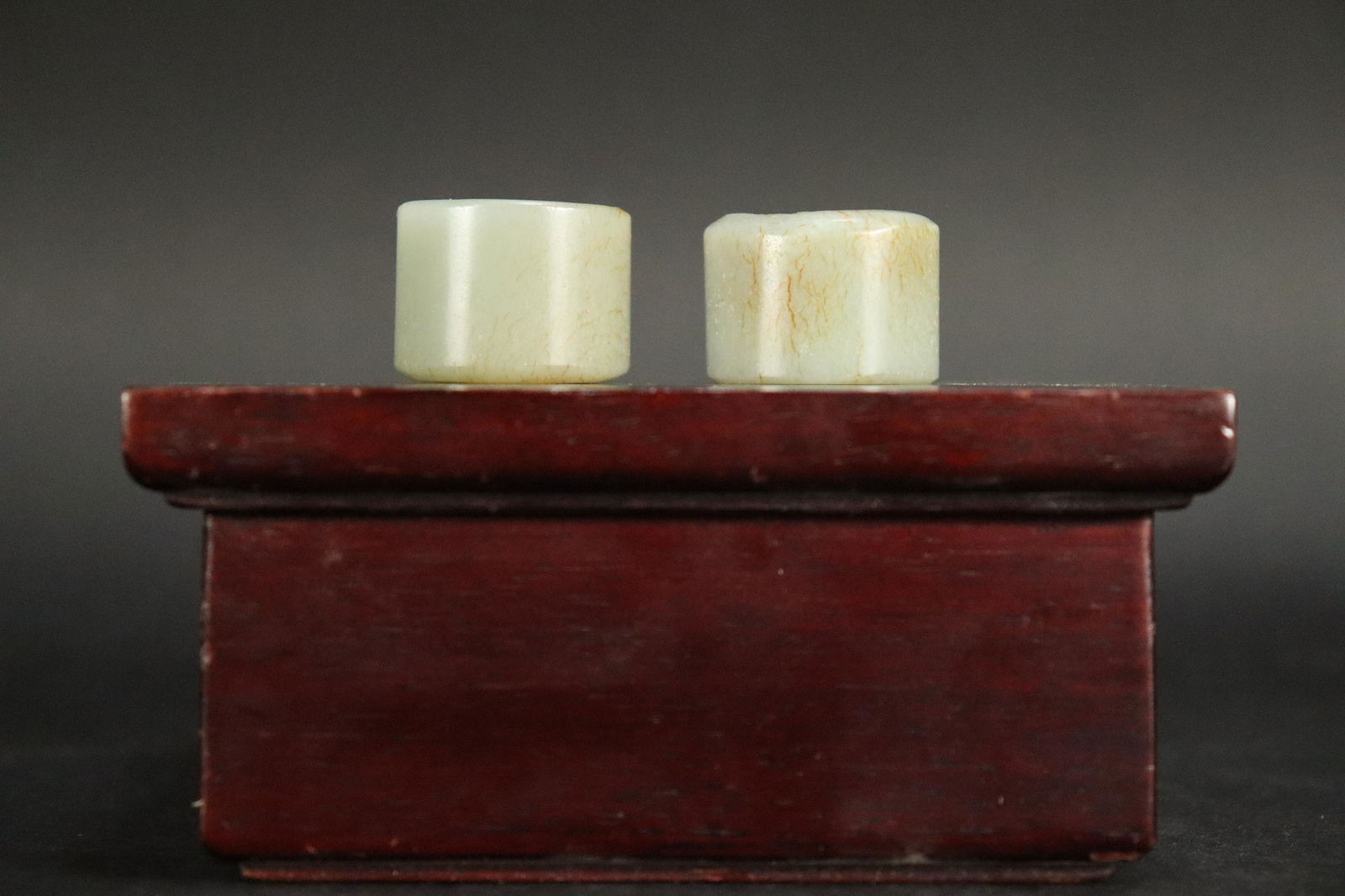 2 pcs Chinese jade ring (1 of 6)