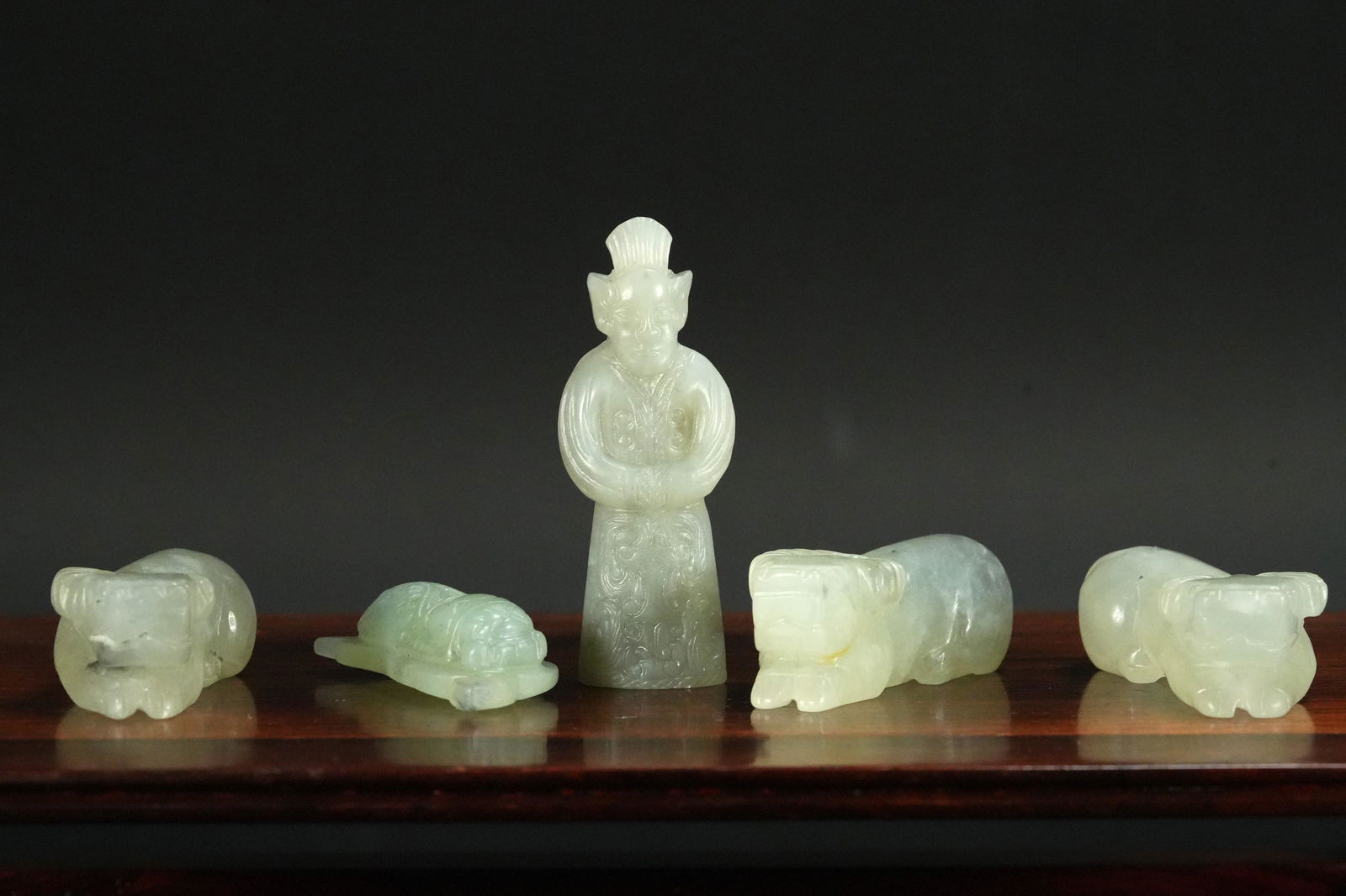 5 pcs Chinese jade items (1 of 6)