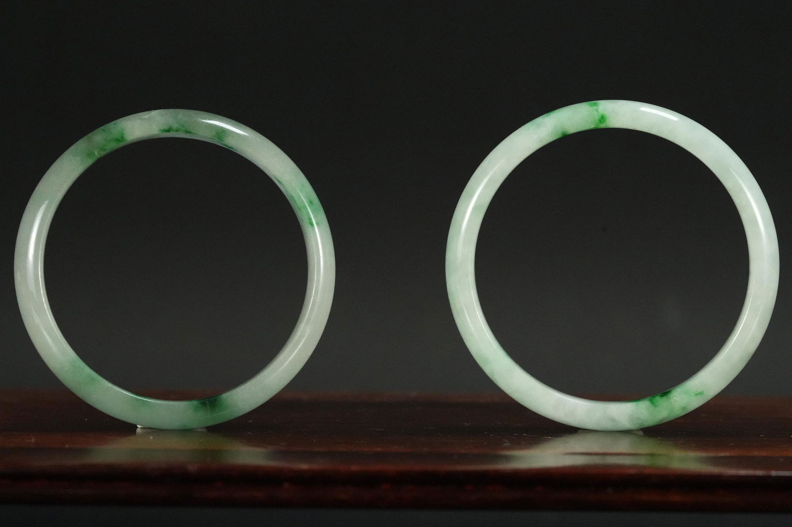 2 pcs Chinese jadeite bangle (1 of 6)