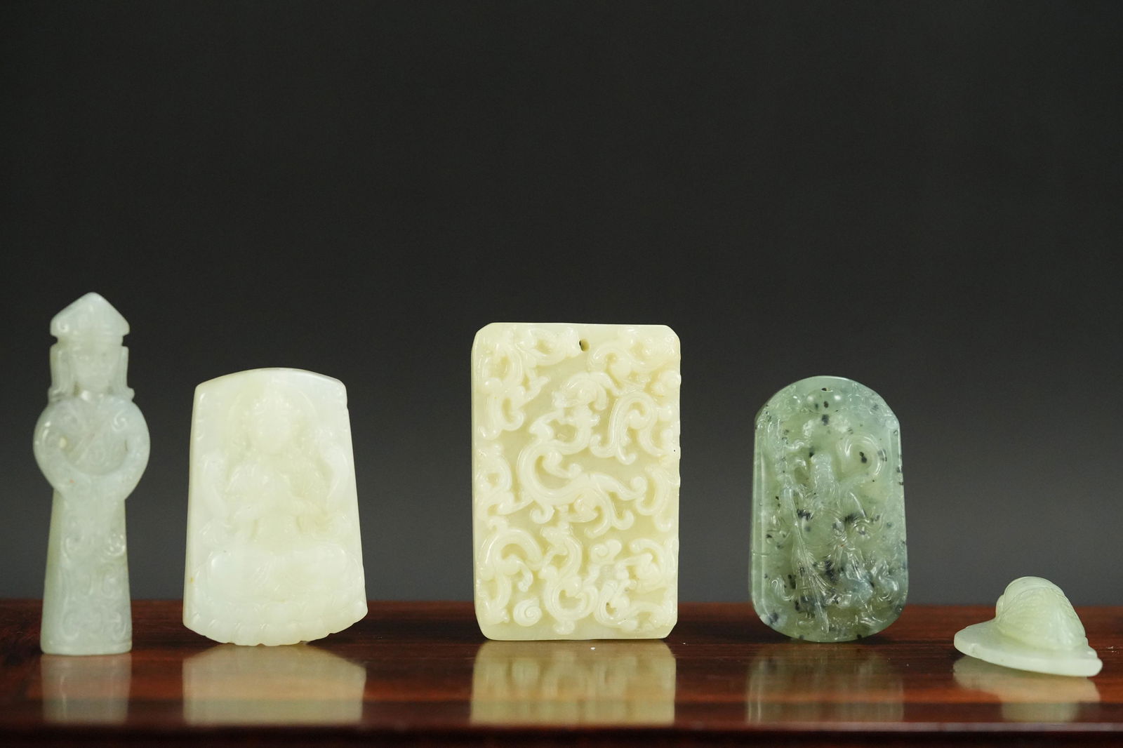 5 pcs Chinese jade items (1 of 9)