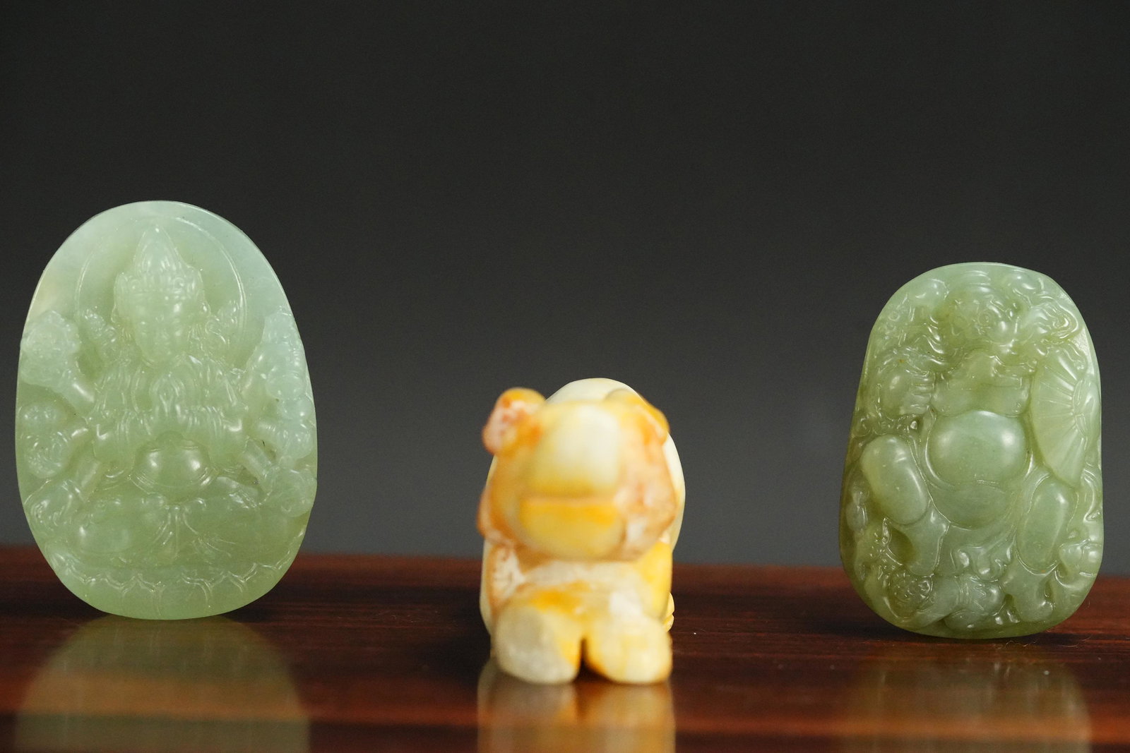 3 pcs Chinese jade items (1 of 6)