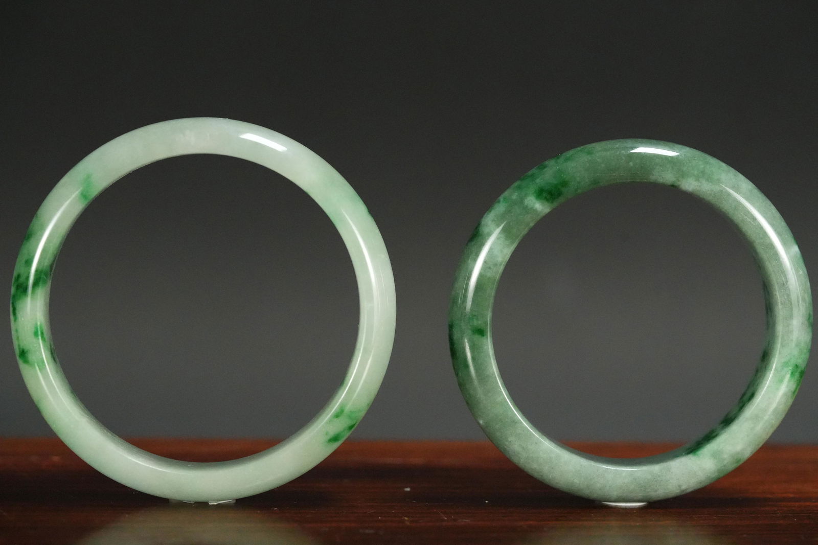 2 pcs Chinese jadeite bangle (1 of 7)
