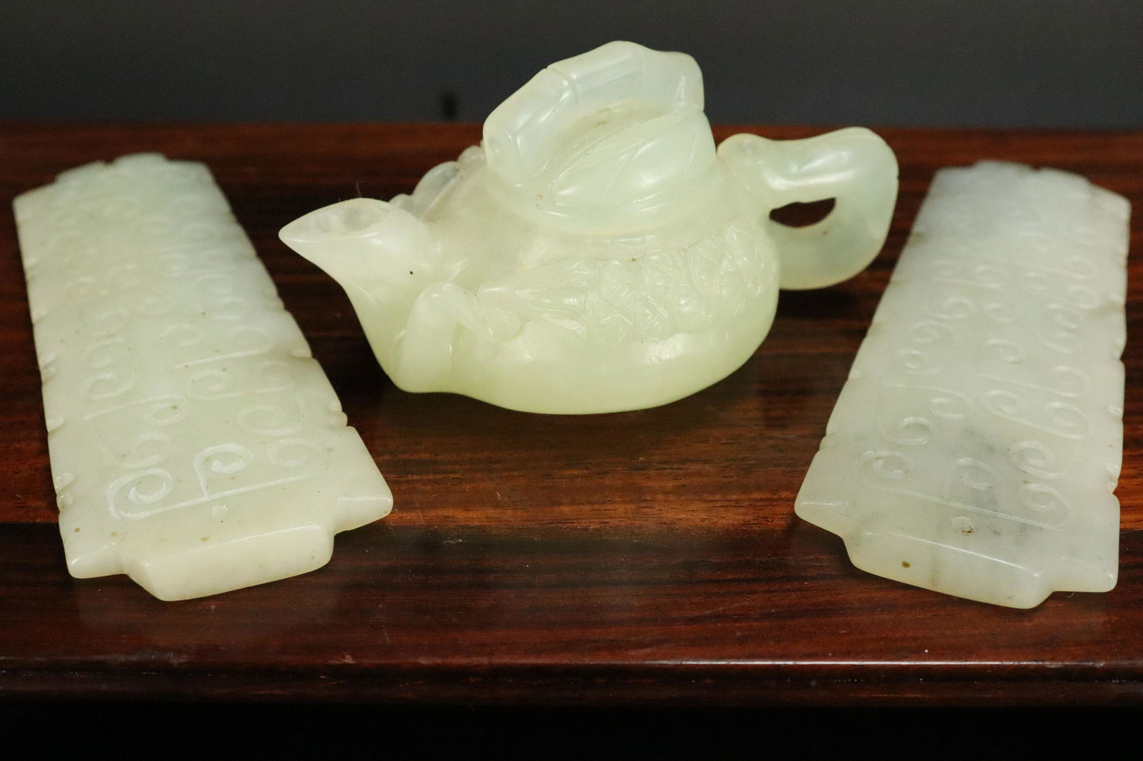 3 pcs Chinese jade items (1 of 7)