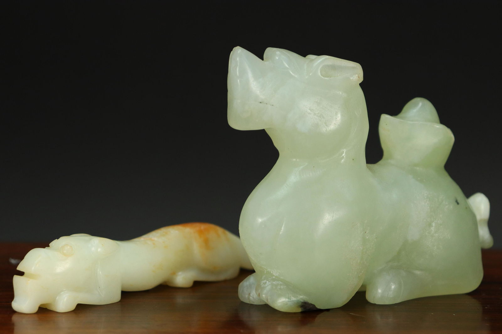 2 pcs Chinese jade items (1 of 7)