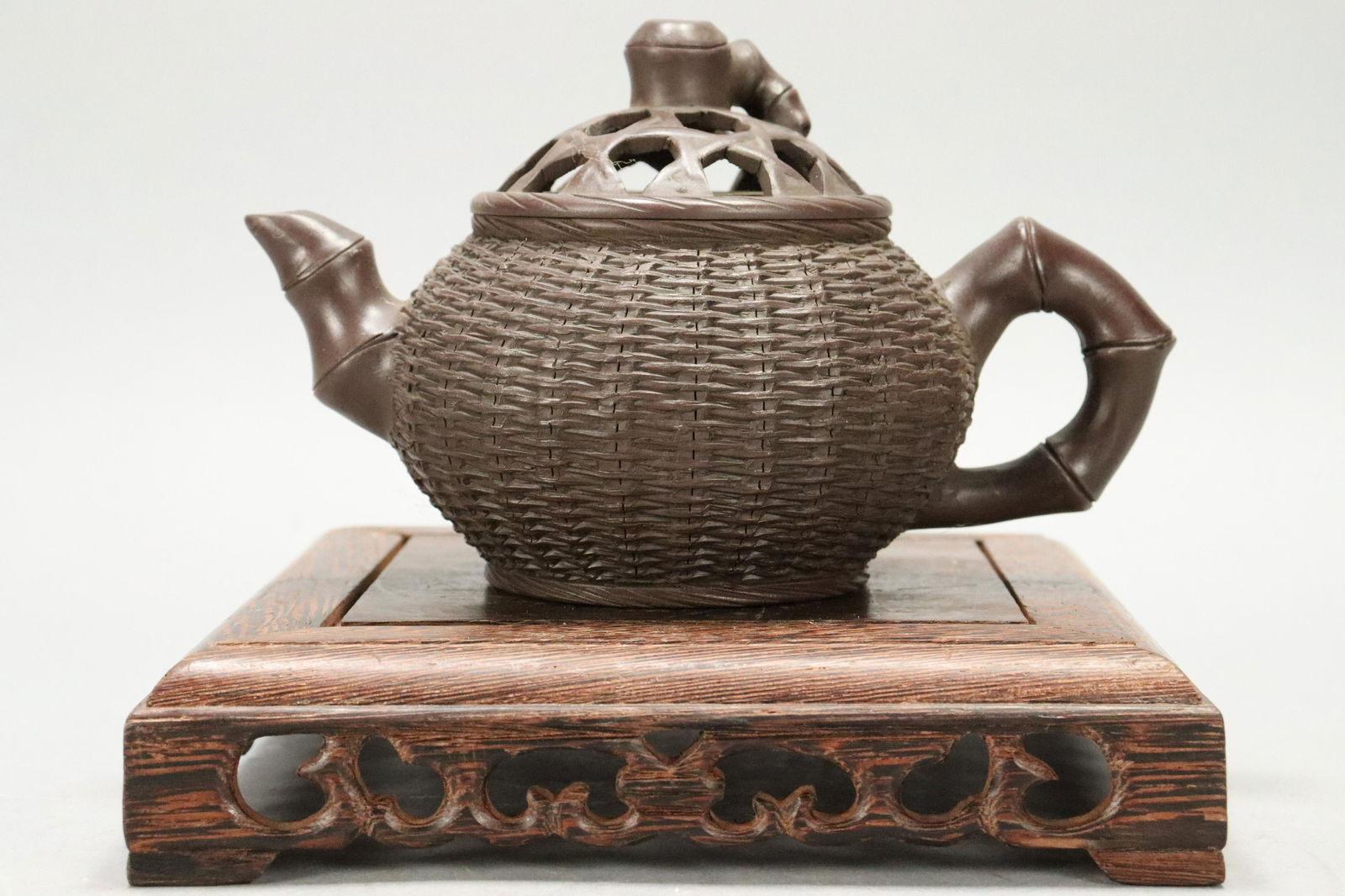 Chinese dark clay teapot (1 of 6)