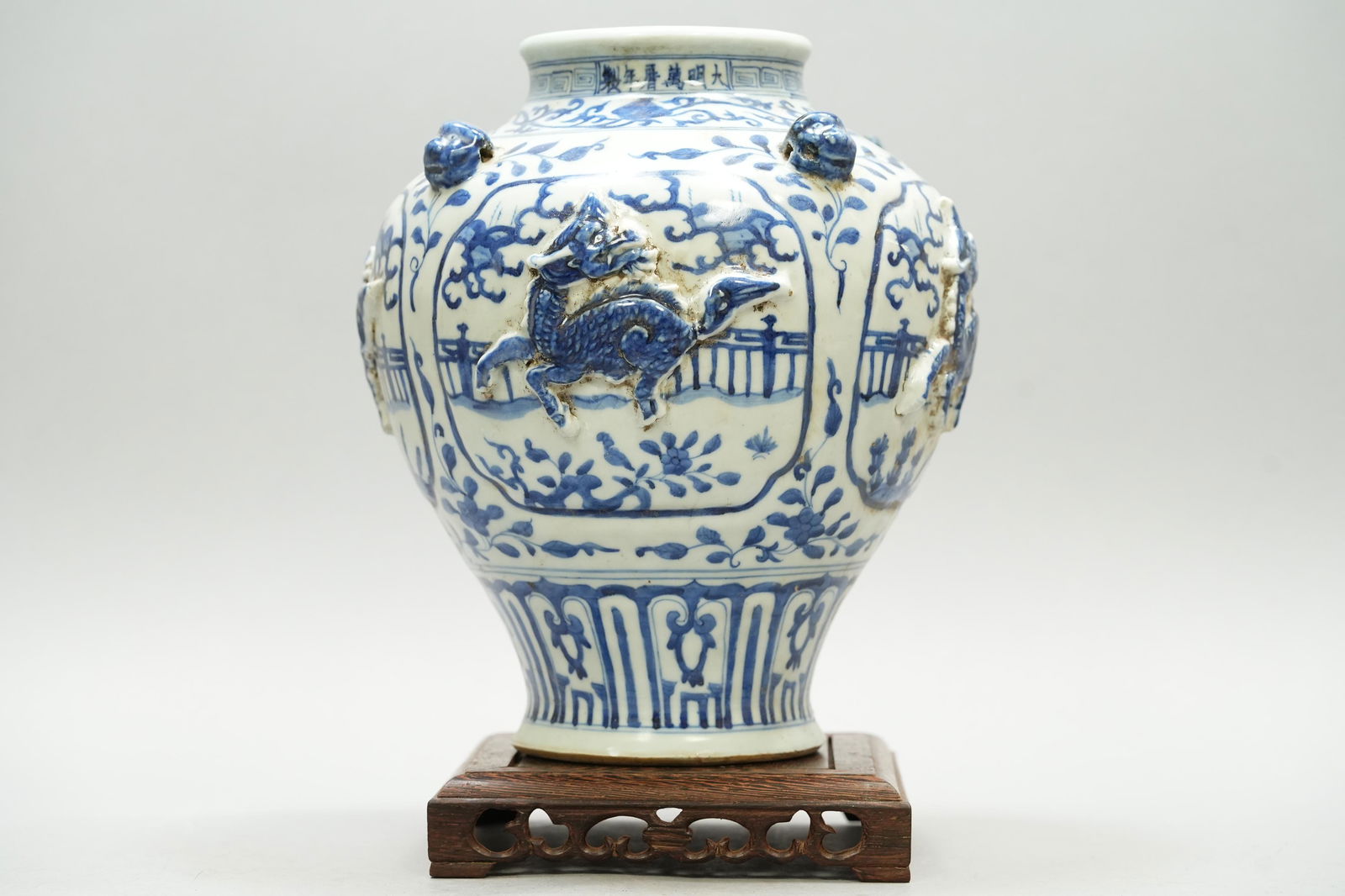 Chinese large b/w handled vase (1 of 8)