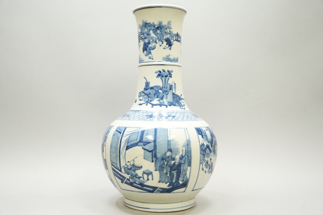 Chinese tall b/w vase (1 of 7)