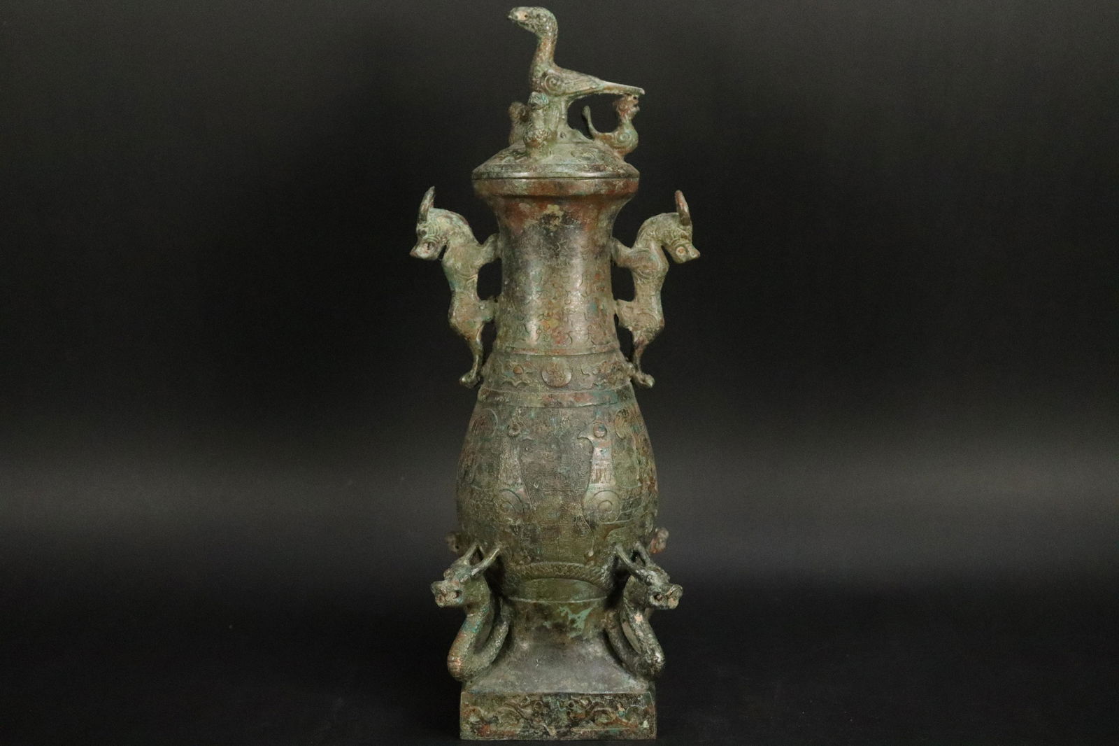 Chinese archaic bronze vessel (1 of 8)