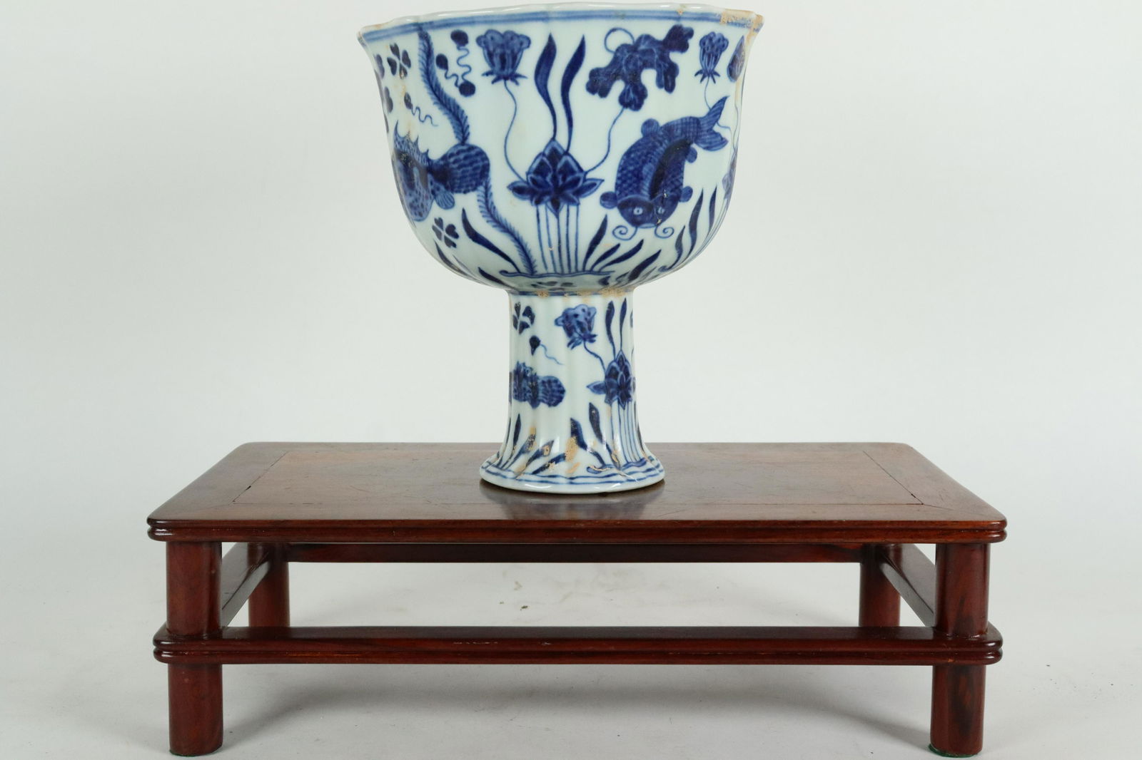 Chinese large b/w stem cup (1 of 7)