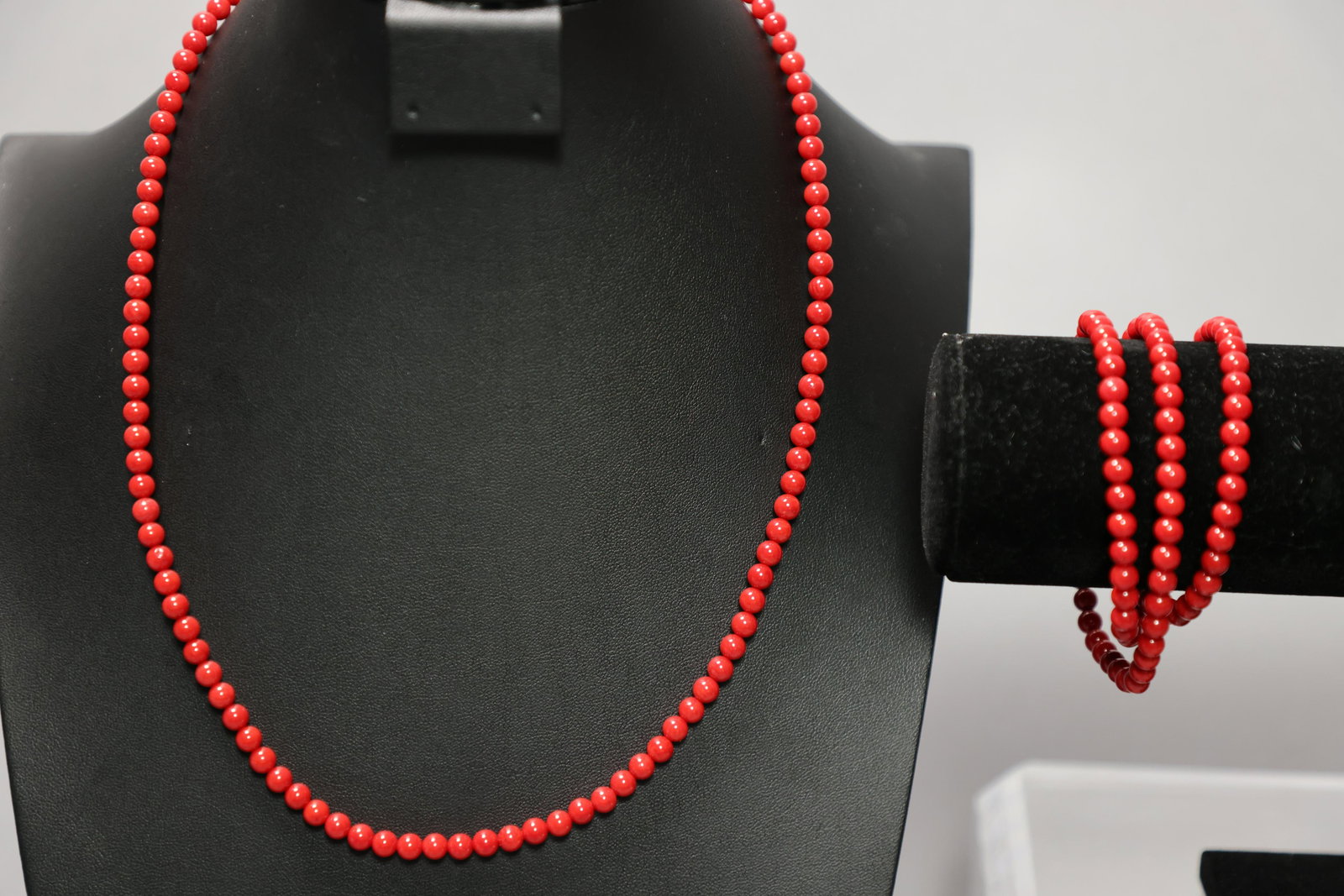 2 pcs Chinese coral item (1 of 6)