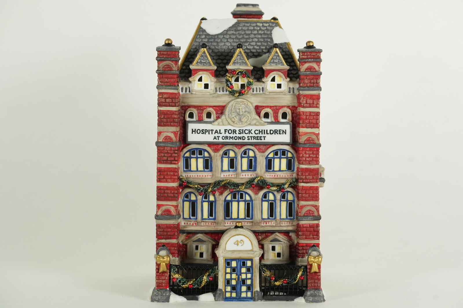 Dept 56 fine figure (1 of 7)