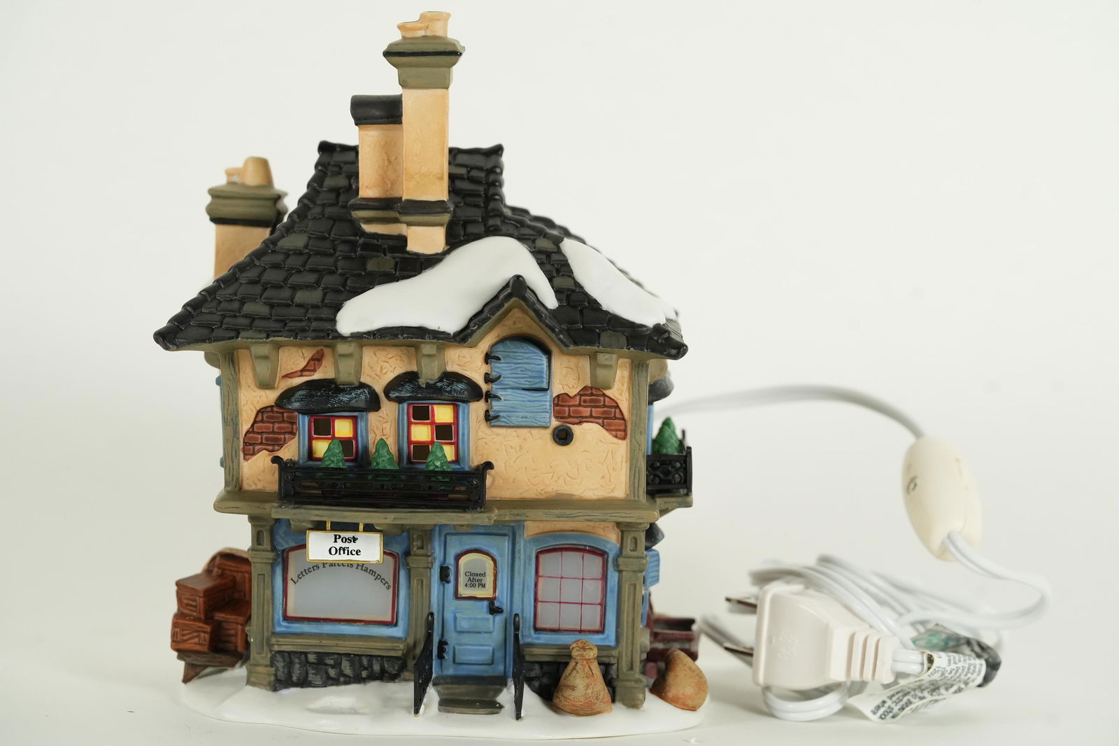 Dept 56 fine figurine (1 of 7)