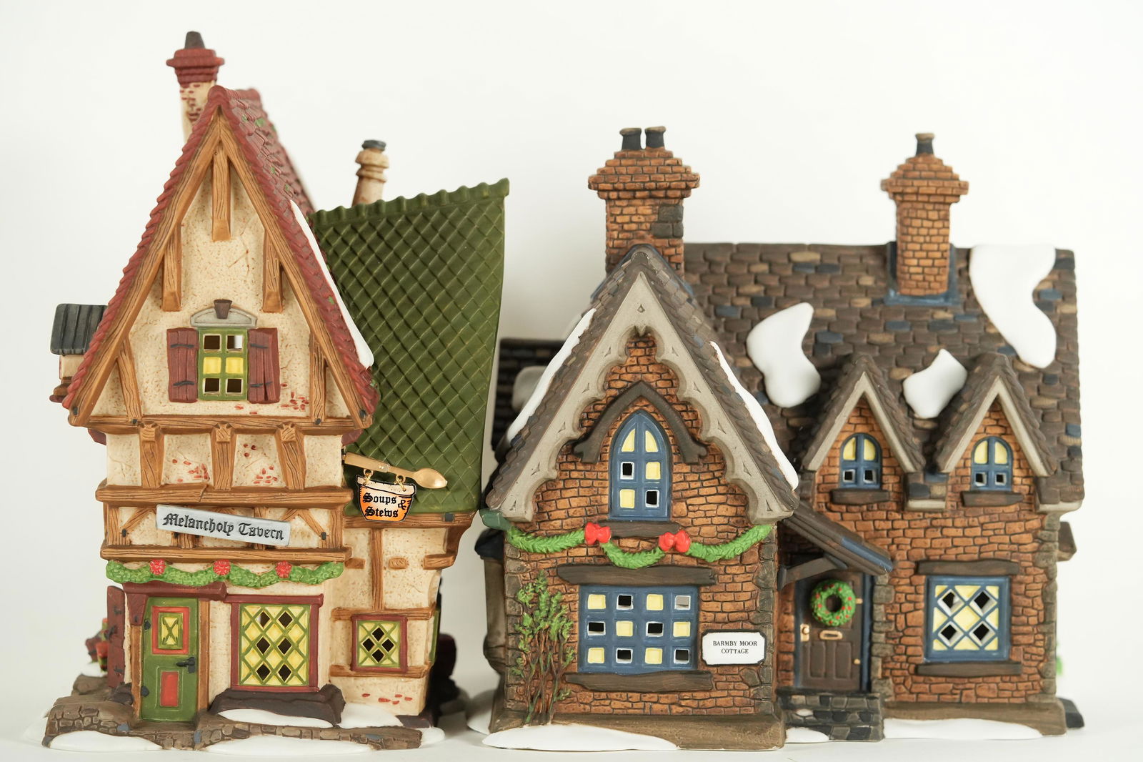 2 pcs Dept 56. figurine (1 of 7)