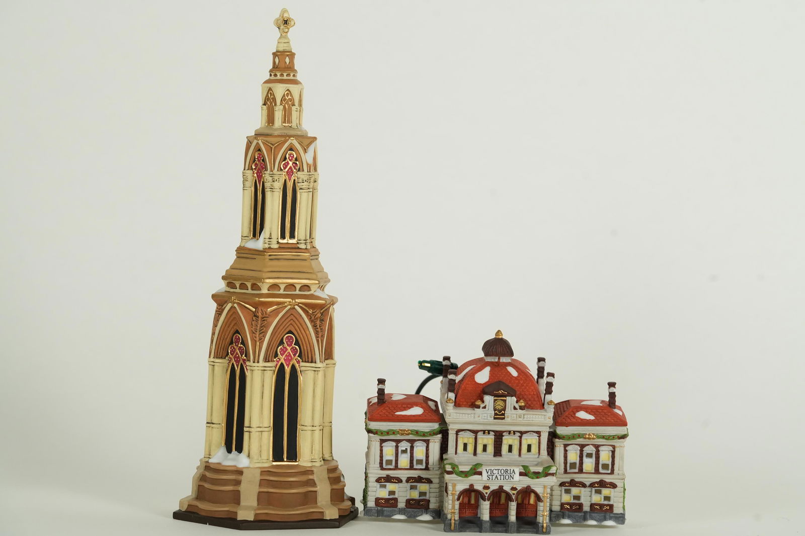 2 pcs Dept 56. fine figurine (1 of 7)