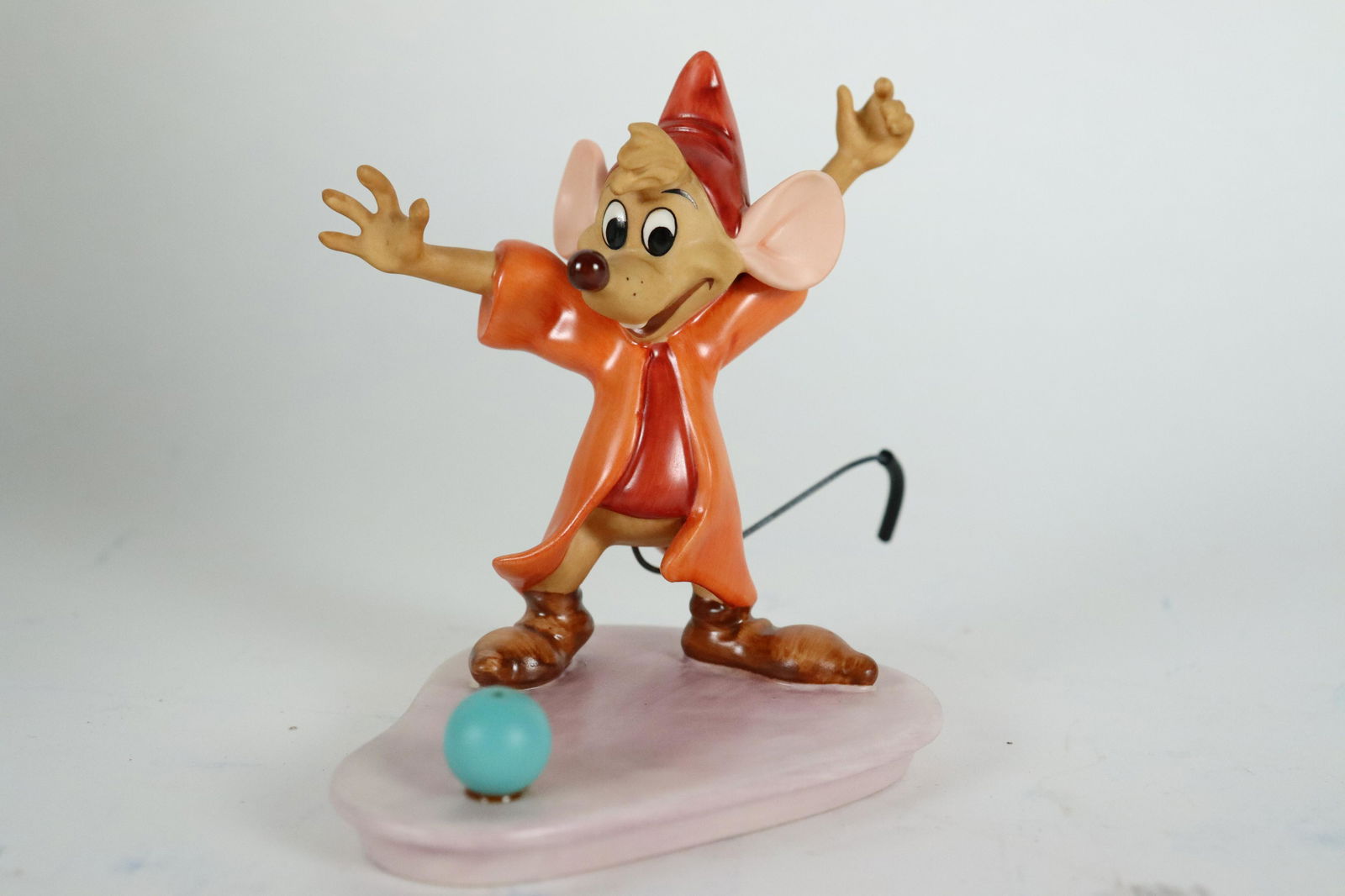 Cinderella WDC figurine (1 of 8)