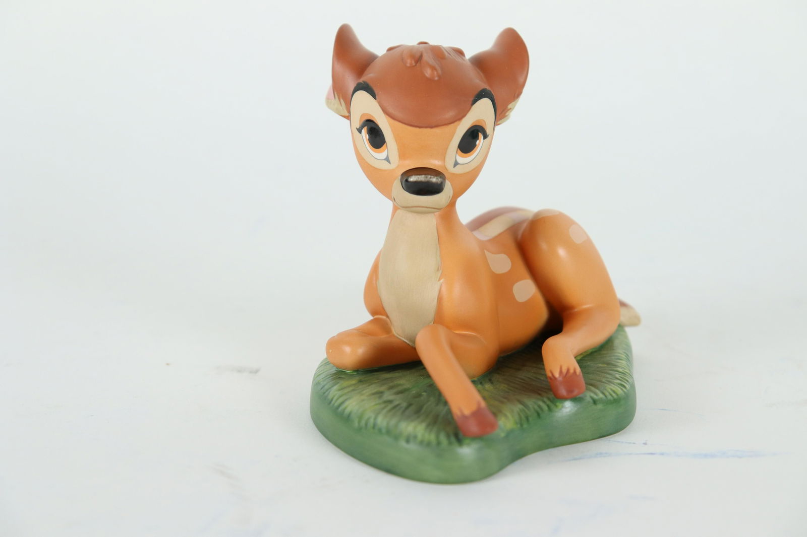 Bambi WDC figurine (1 of 7)