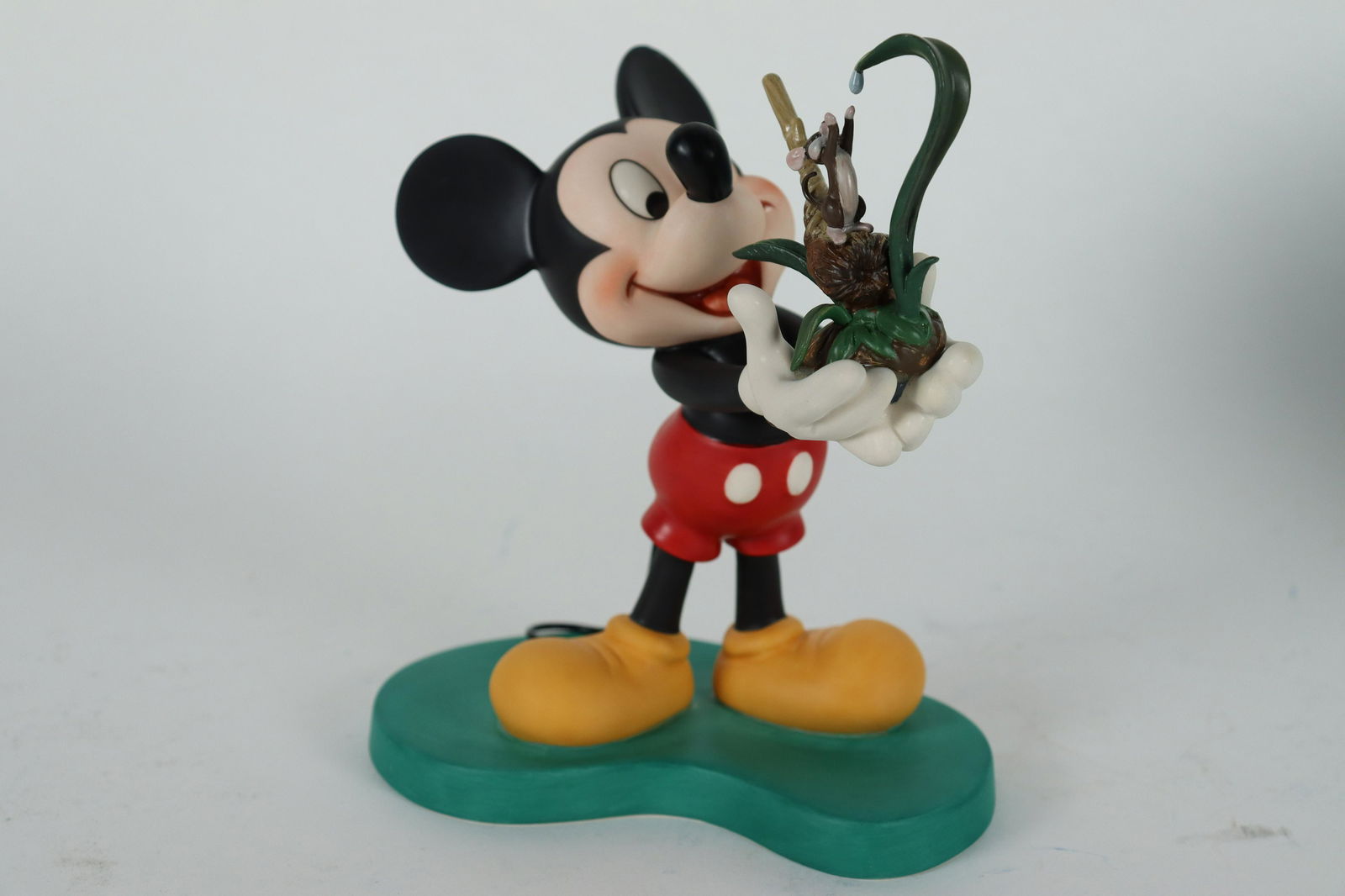 Mickey Mouse WDC figurine (1 of 7)