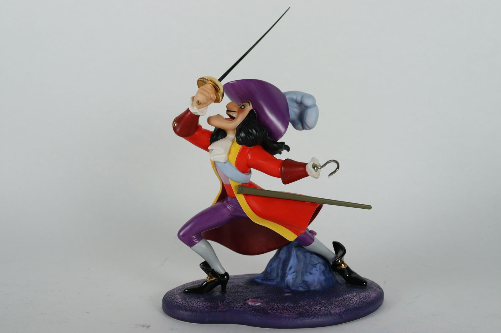 Captain Hook WDC figurine (1 of 7)