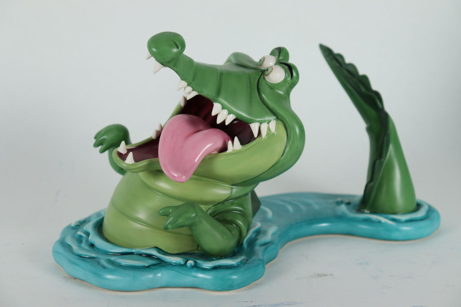 Petern Pan WDC figurine (1 of 7)