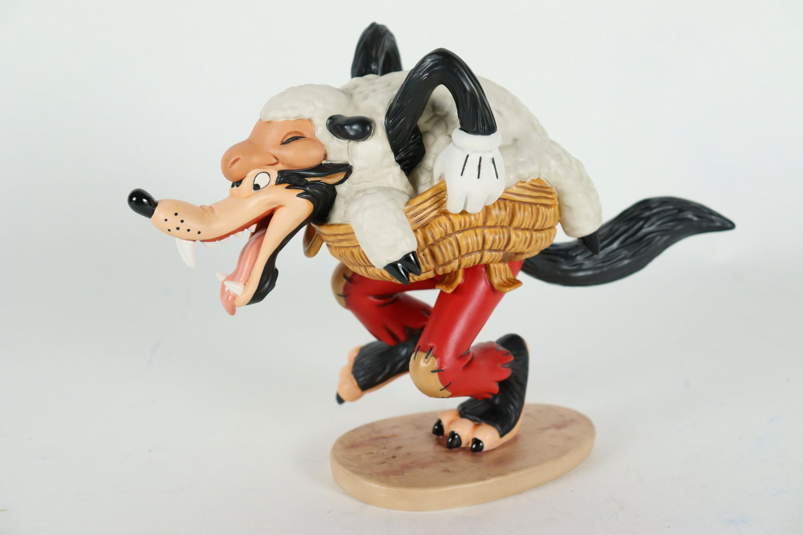 Three Little Pigs WDC figurine (1 of 7)