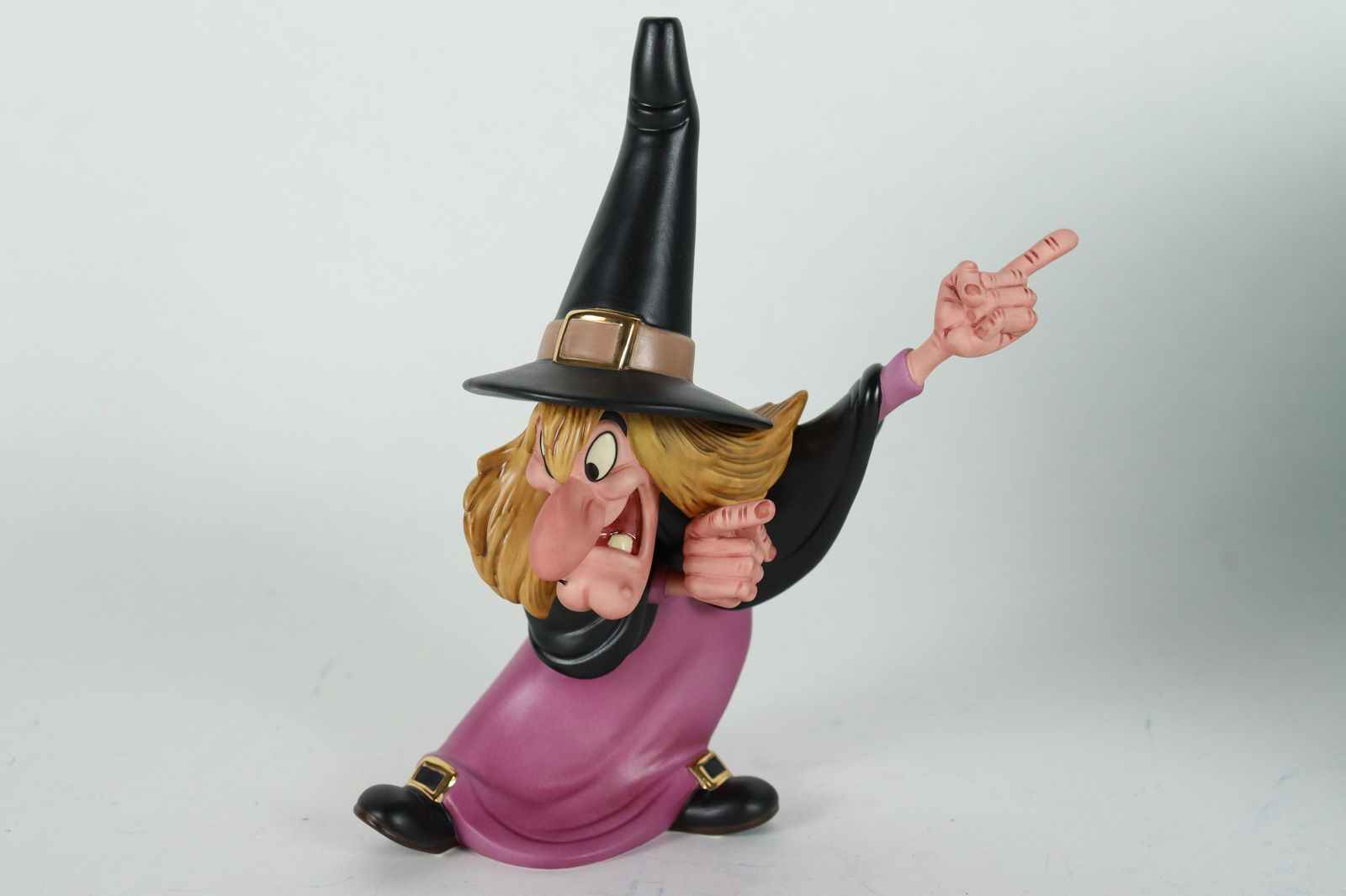 Witch Hazel WDC figurine (1 of 7)