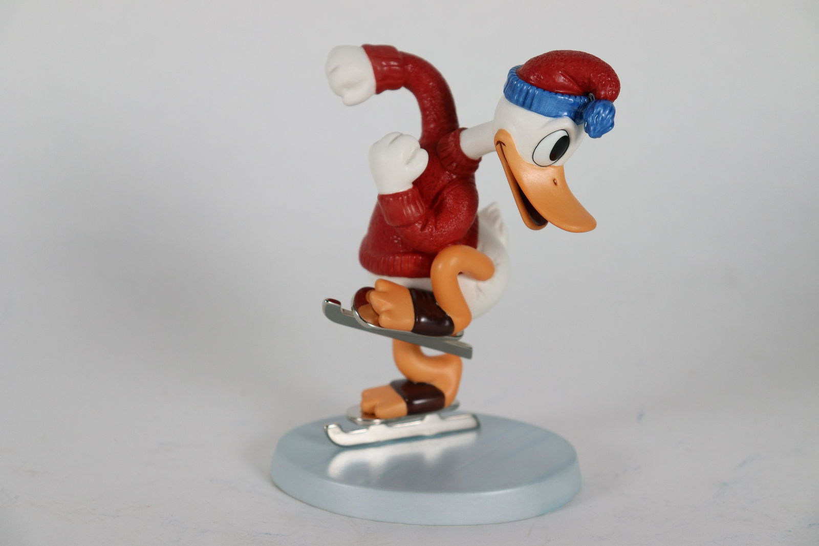 Donald Duck WDC figurine (1 of 6)