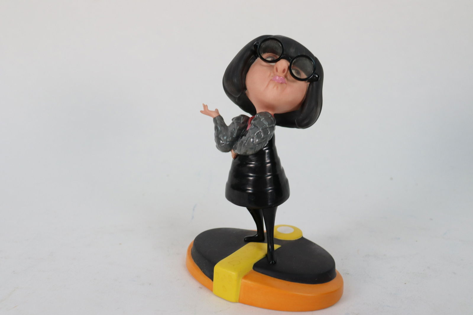 Edna Mode WDC figurine (1 of 7)