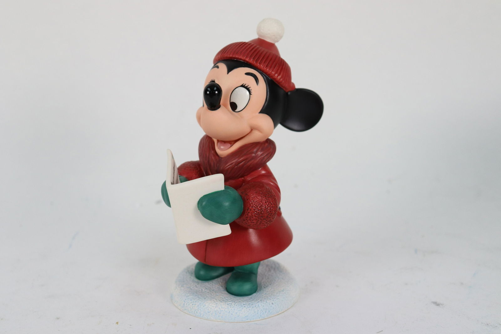 Minnie Mouse WDC figurine (1 of 7)