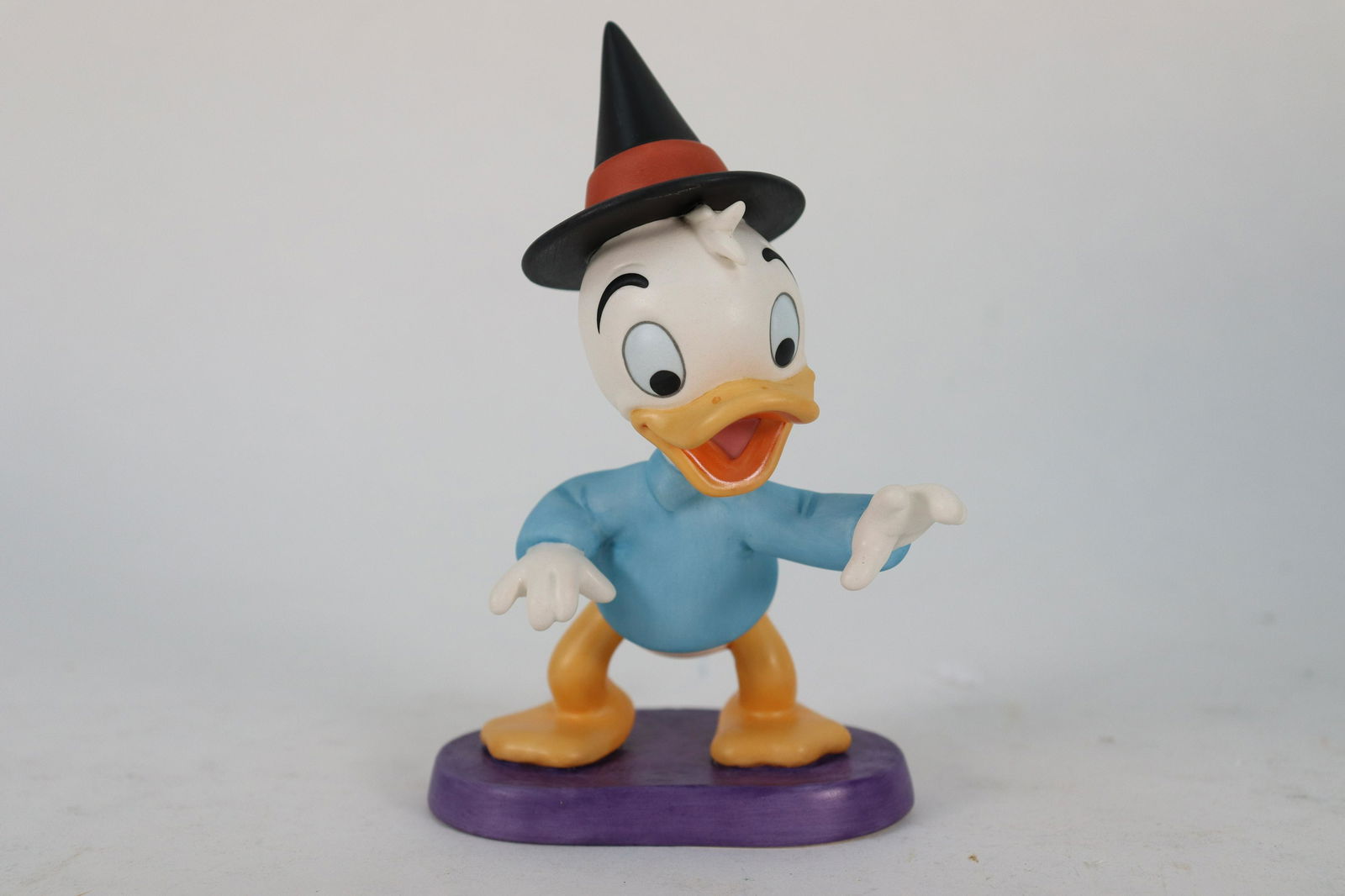 Nephew Duck WDC figurine (1 of 7)
