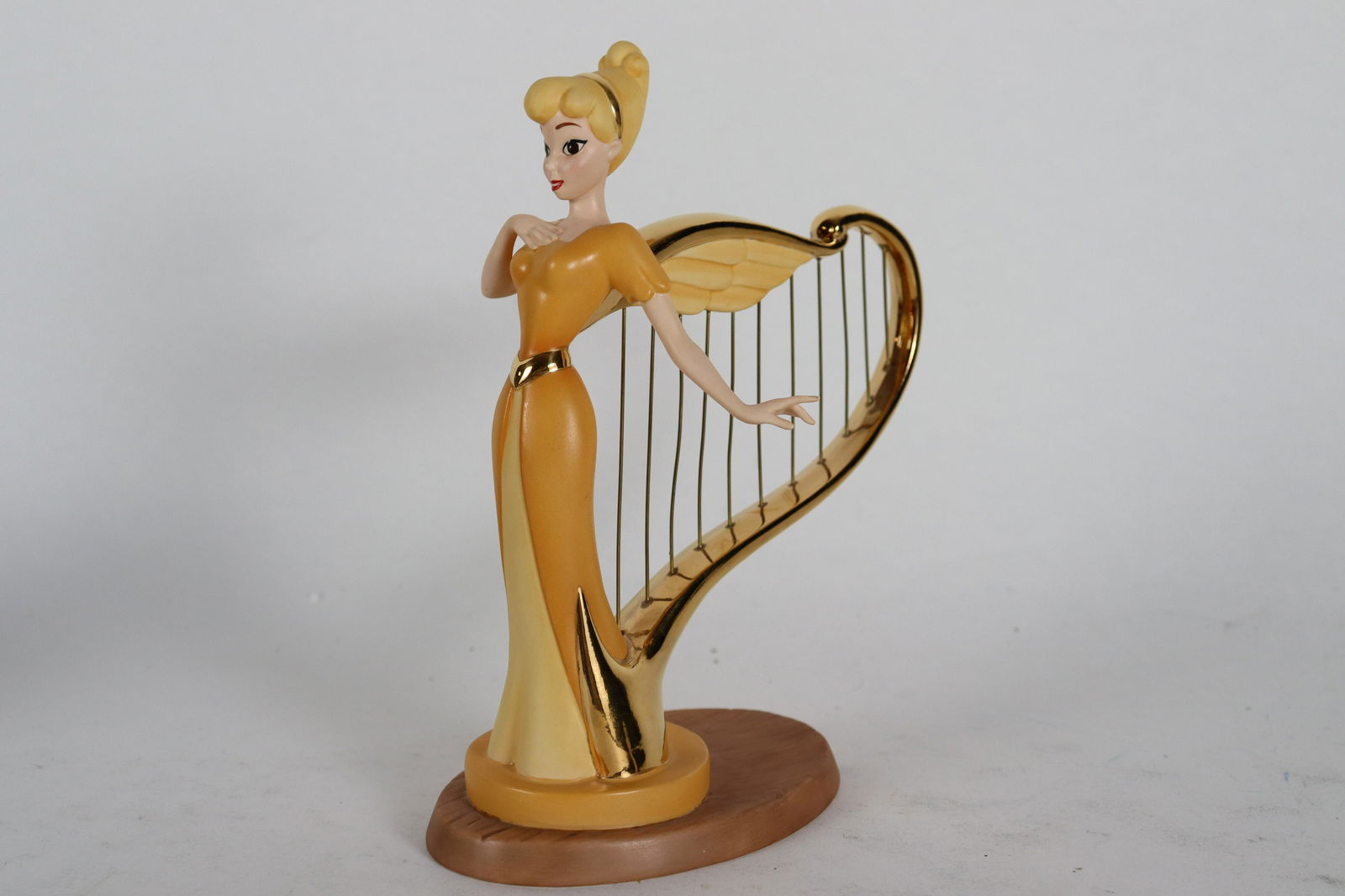 Singing Harp WDC figurine (1 of 6)