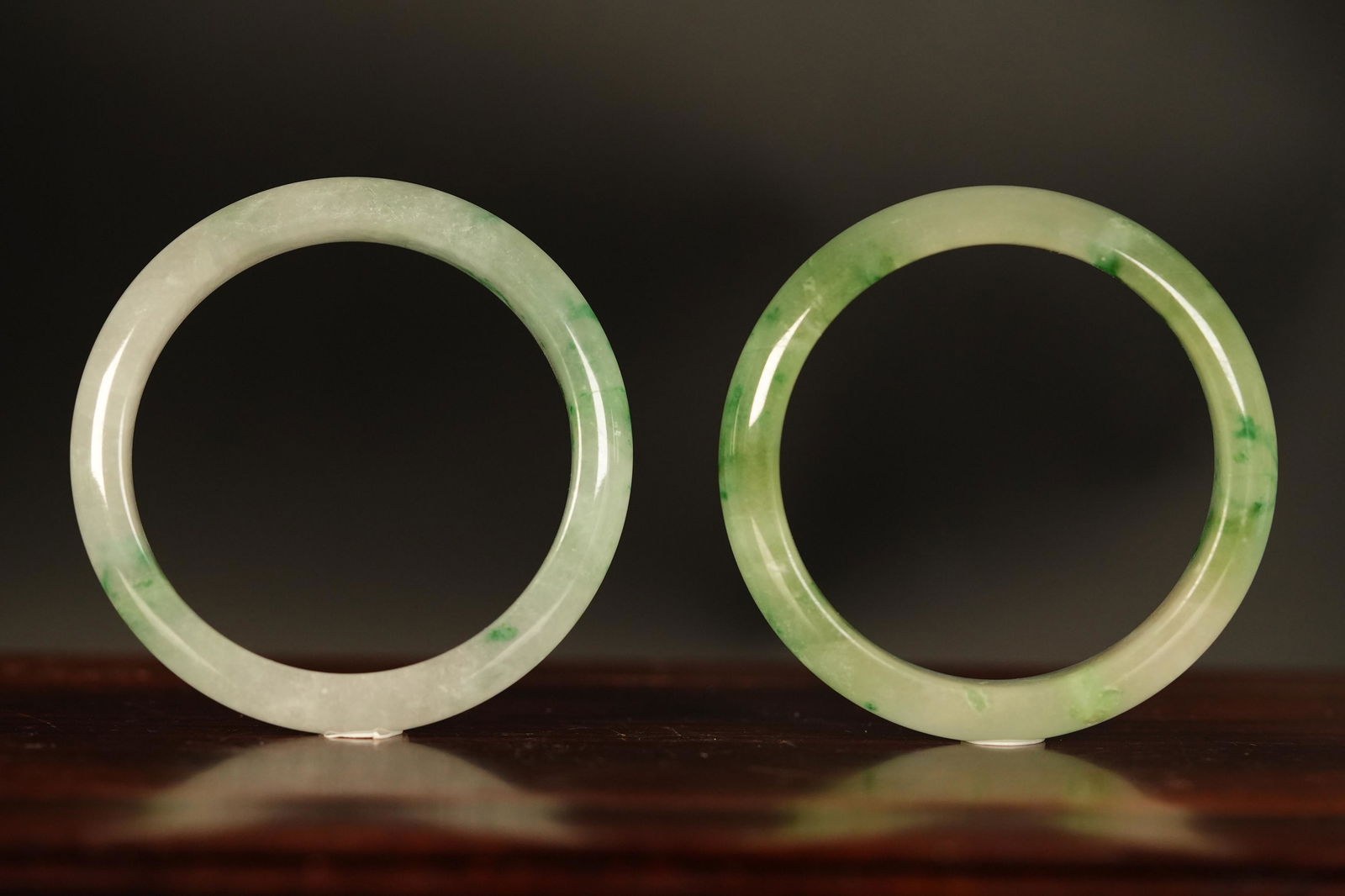 2 pcs Chinese jadeite bangle (1 of 7)
