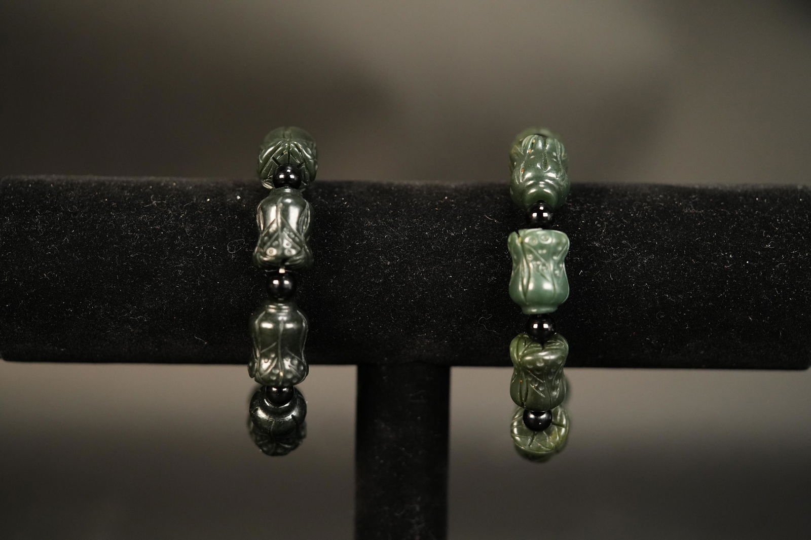 2 pcs Chinese spinach jade (1 of 7)