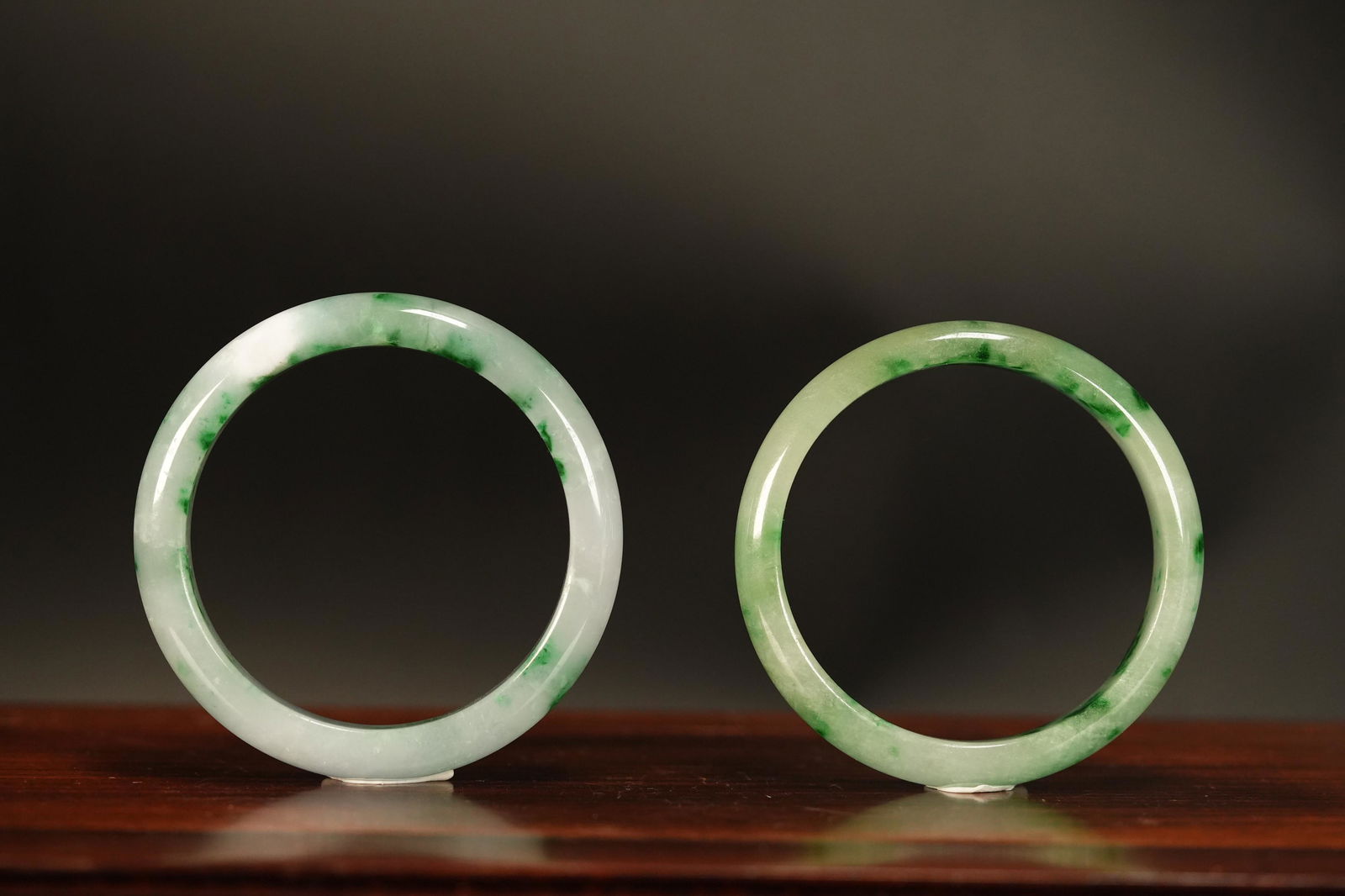 2 pcs Chinese jadeite bangle (1 of 7)