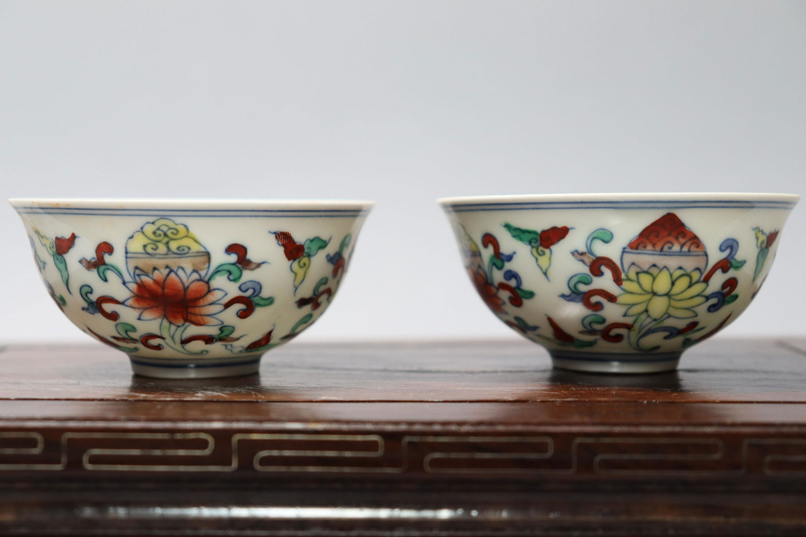 2 pcs Chinese fancy bowls (1 of 7)