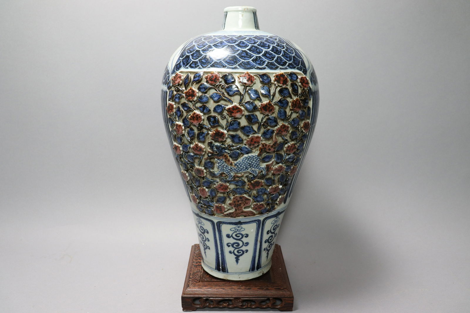 Chinese tall blue red vase (1 of 8)